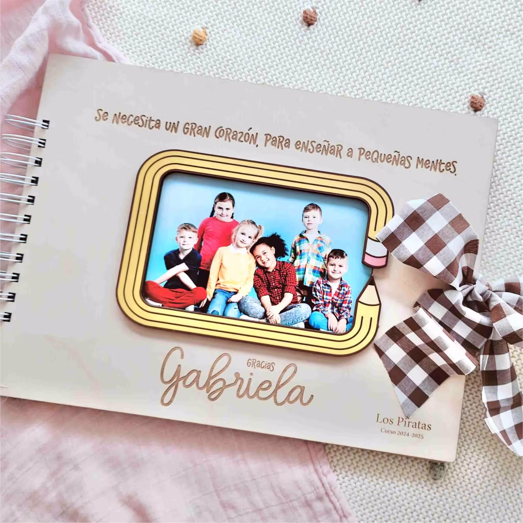 Libro de Firmas Lápiz - regalo original fin de curso profesores